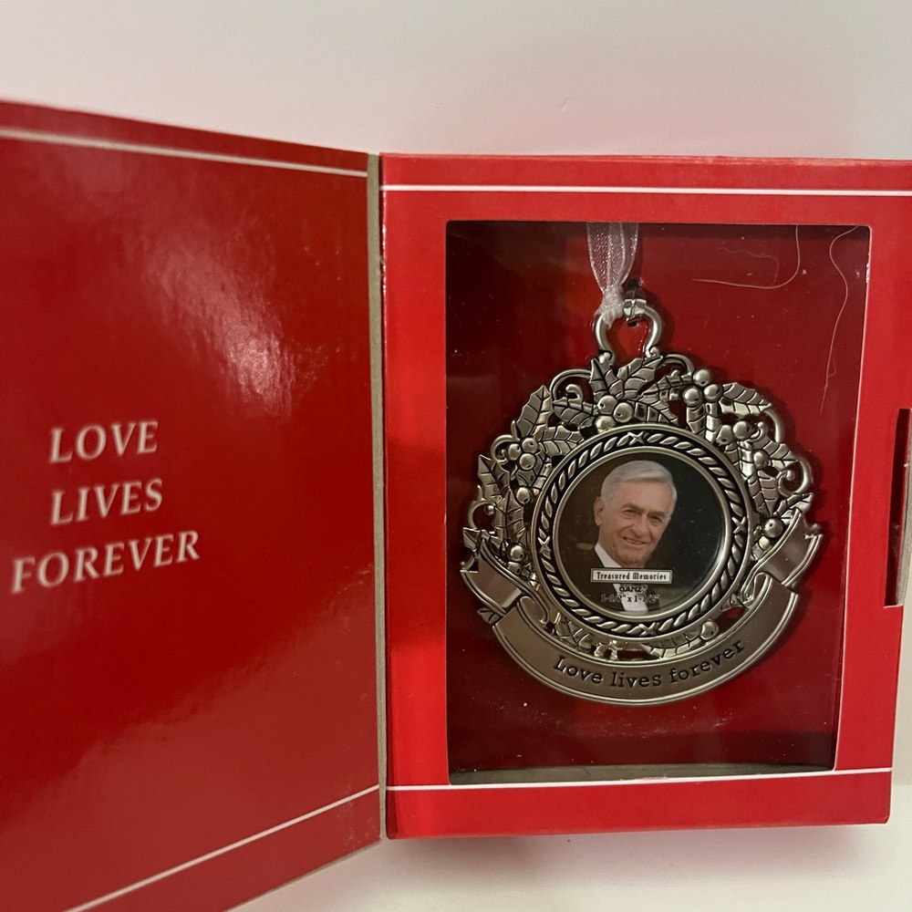 Ganz Memorial Photo Christmas Tree Ornament “Love Lives Forever”